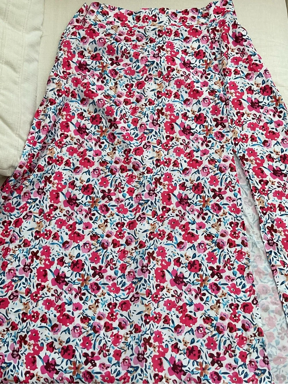 SHEIN White Maxi Skirt with Pink Floral Print